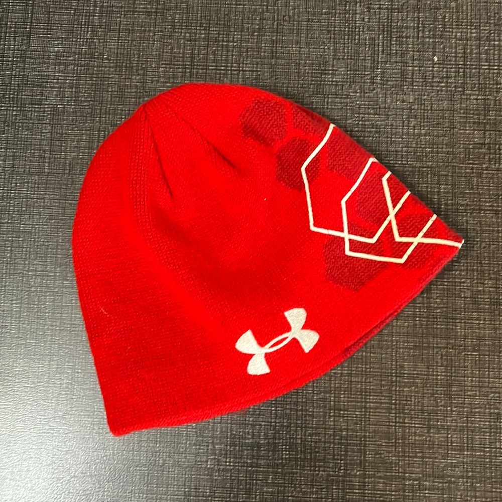 Under Armour beanie size Youth - one size